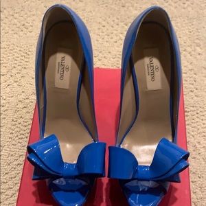 Valentino Blue patent leather pumps size 38.5